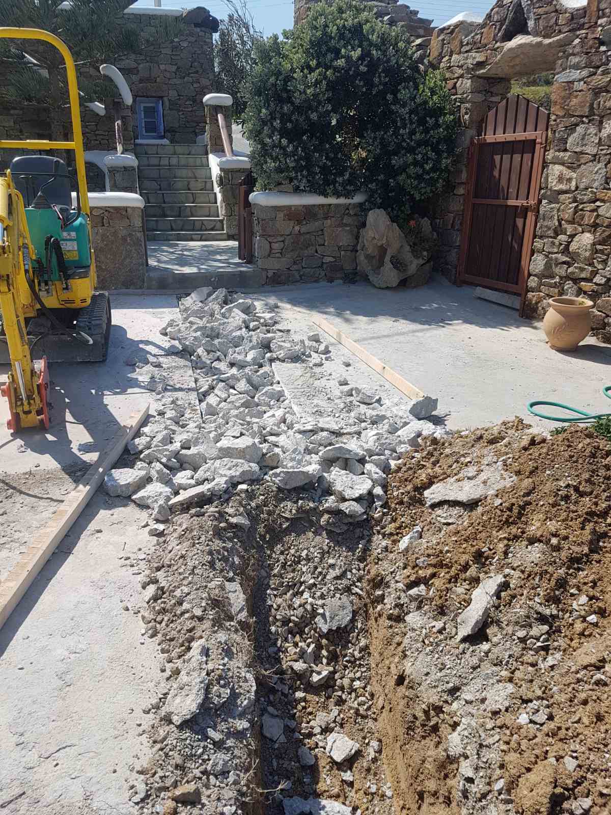 Χωματουργικές εργασίες - Μύκονος - Δάντος